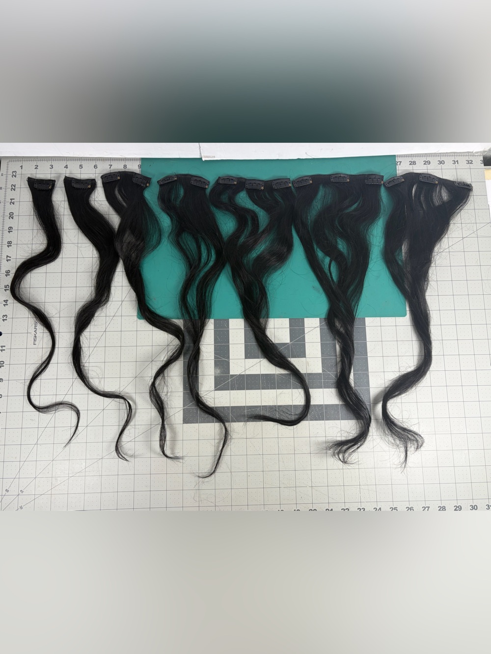7 Pc Black Clip In Hair Extensions Body Wave 20-22” Natural Black Pre-Owned